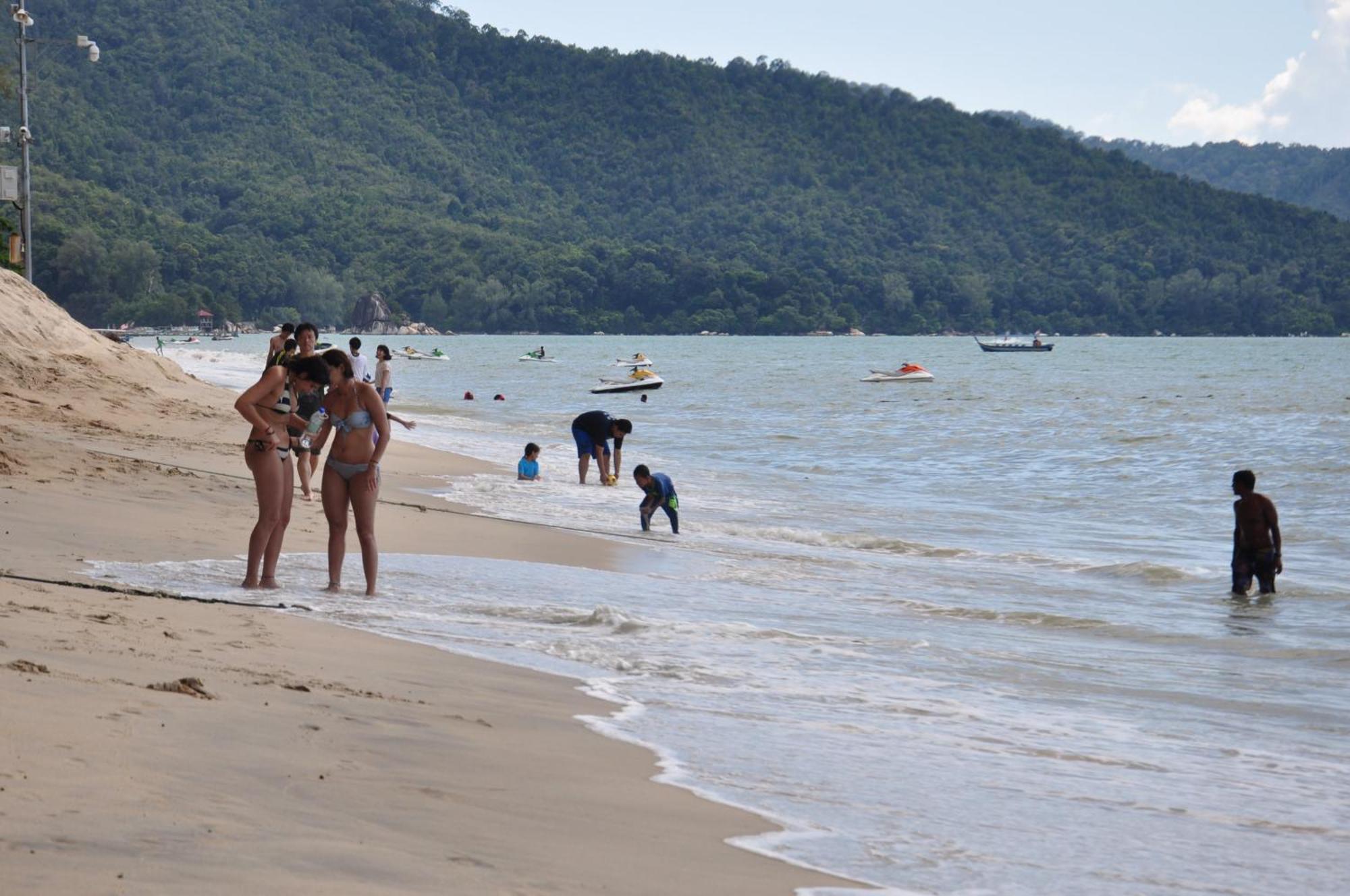 Aloka Seaview Apartment Batu Feringgi Buitenkant foto