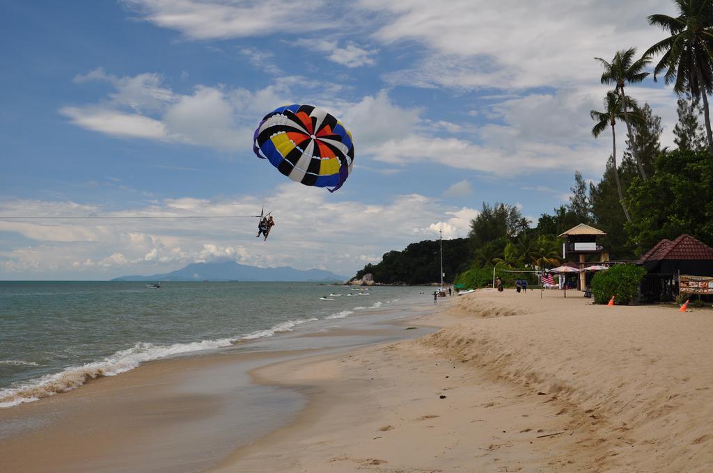 Aloka Seaview Apartment Batu Feringgi Buitenkant foto